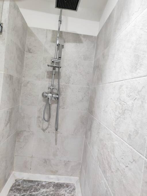 Plein Centre Marrakech, Grand Balcon Filant Apartment Marrakesh Bagian luar foto