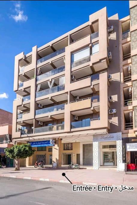 Plein Centre Marrakech, Grand Balcon Filant Apartment Marrakesh Bagian luar foto